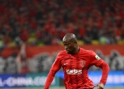 星空体育-塔图姆回归首秀大放异彩，海港主场球迷高呼名字